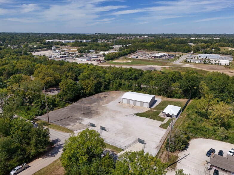 Primary Photo Of 1455 SE County Road AA, Blue Springs Warehouse For Sale