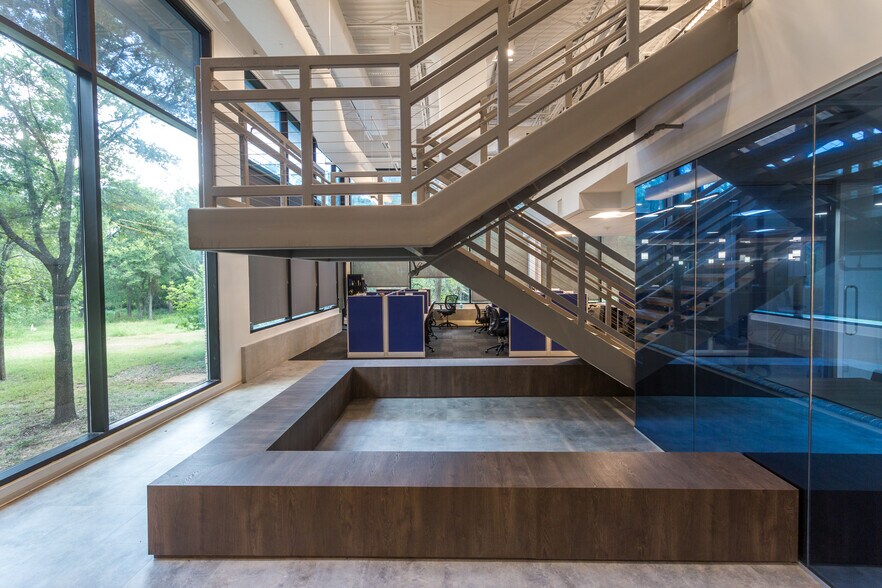 More Photos Of 4001 W Parmer Ln, Austin Office For Lease