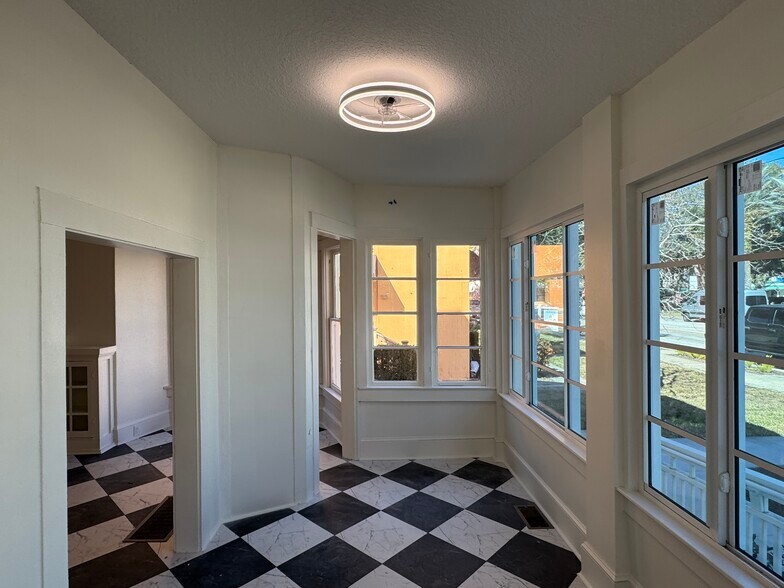 More Photos Of 114-118 Live Oak St st, New Smyrna Beach Apartments For Lease