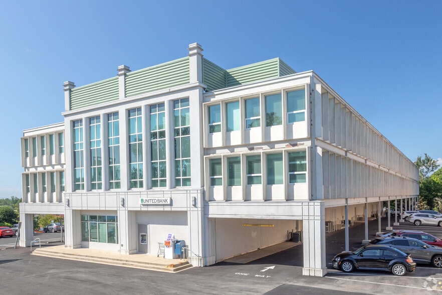 More Photos Of 7115 Leesburg Pike, Falls Church Office For Lease