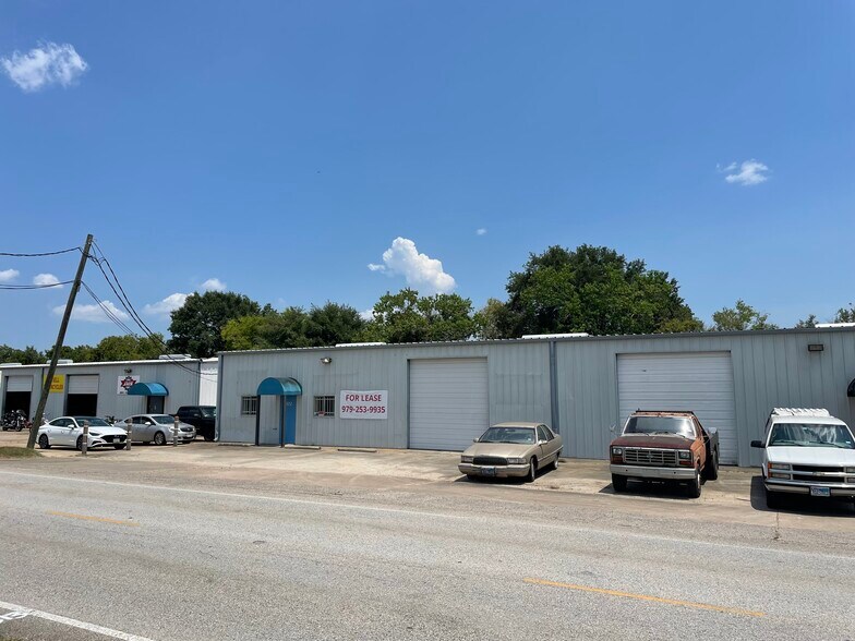 More Photos Of 1120 County Road 129, Alvin Warehouse For Sale