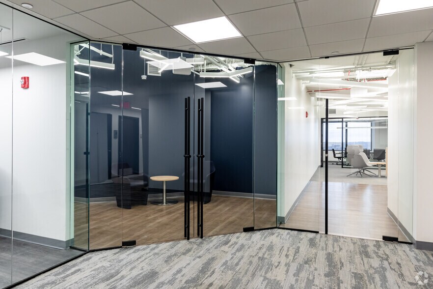 More Photos Of 1415 W 22nd St, Oak Brook Office For Lease