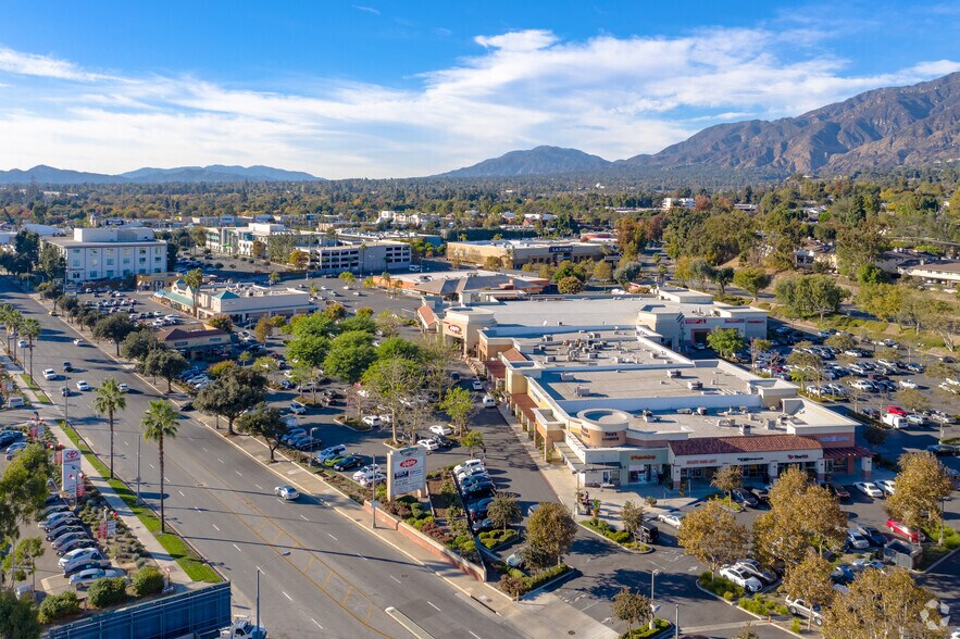 More Photos Of 257-325 N Rosemead Blvd, Pasadena Unknown For Lease