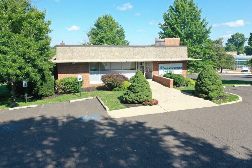 More Photos Of 315 W State St, Doylestown Medical For Sale