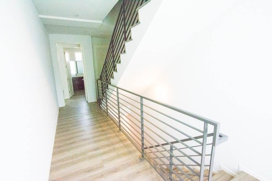 More Photos Of 2006 S Corning St, Los Angeles Apartments For Sale
