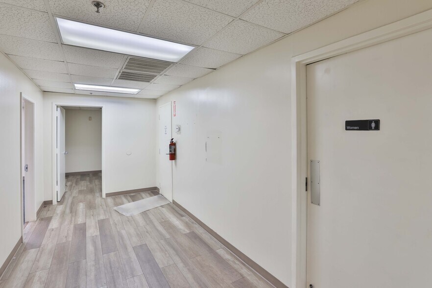 More Photos Of 12130 Highway 3, Webster Unknown For Lease