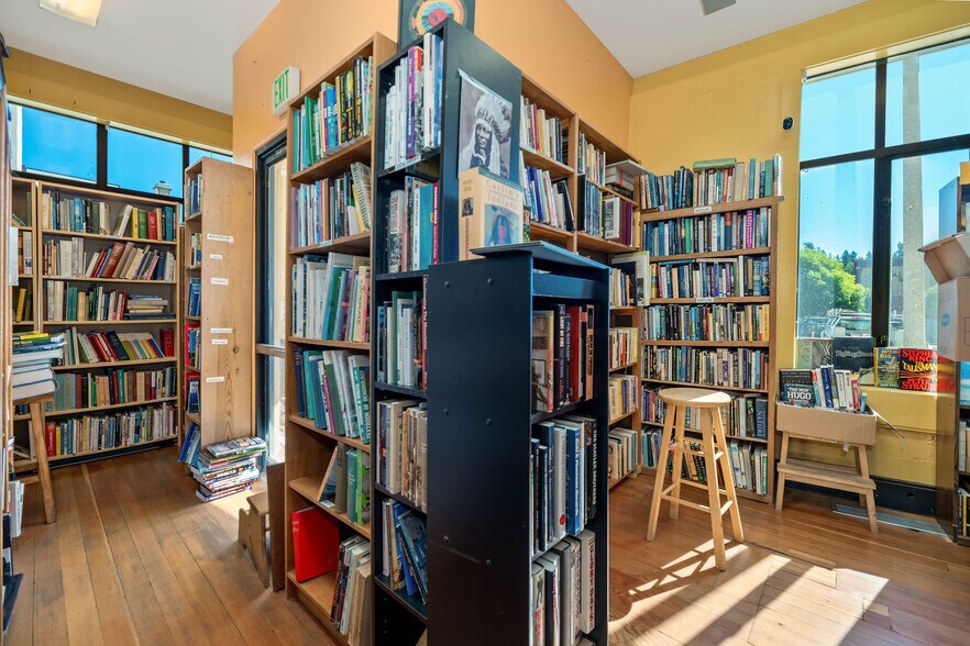 More Photos Of 107 Bank St, Grass Valley Storefront For Sale