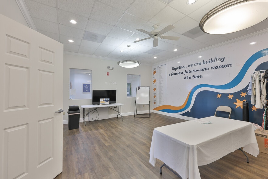 More Photos Of 1900 E Bay Dr, Largo Medical For Sale