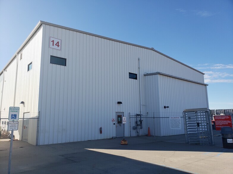 More Photos Of 420 Halliburton Dr, Williston Industrial For Lease