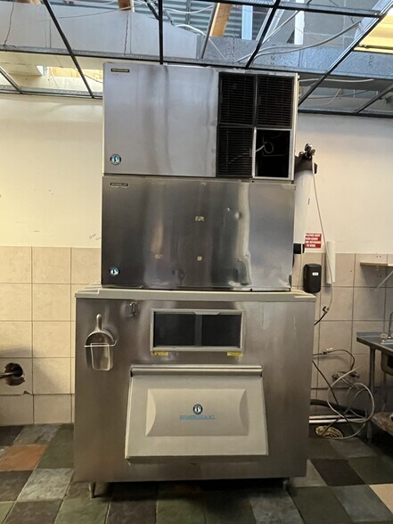 More Photos Of 9800 Front Beach Rd, Panama City Restaurant For Lease