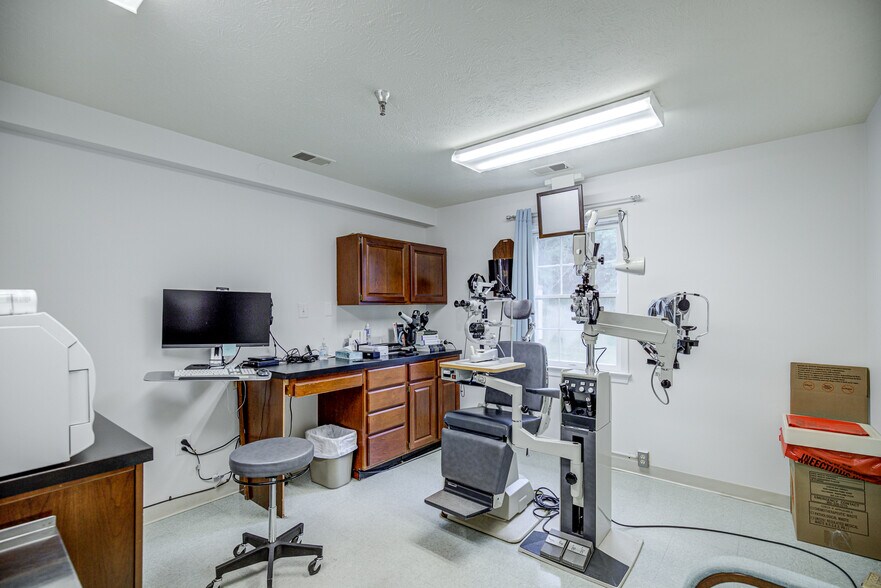 More Photos Of 731 Walker Rd, Great Falls Medical For Sale