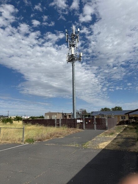 More Photos Of 405 N 1st St, Hermiston Office For Sale