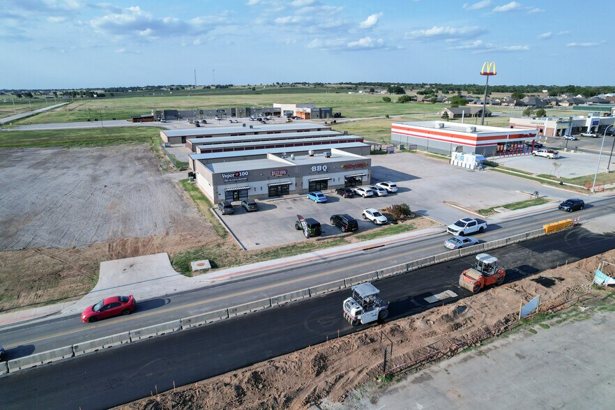 More Photos Of 7602 Us-277 Hwy, Elgin Storefront For Sale
