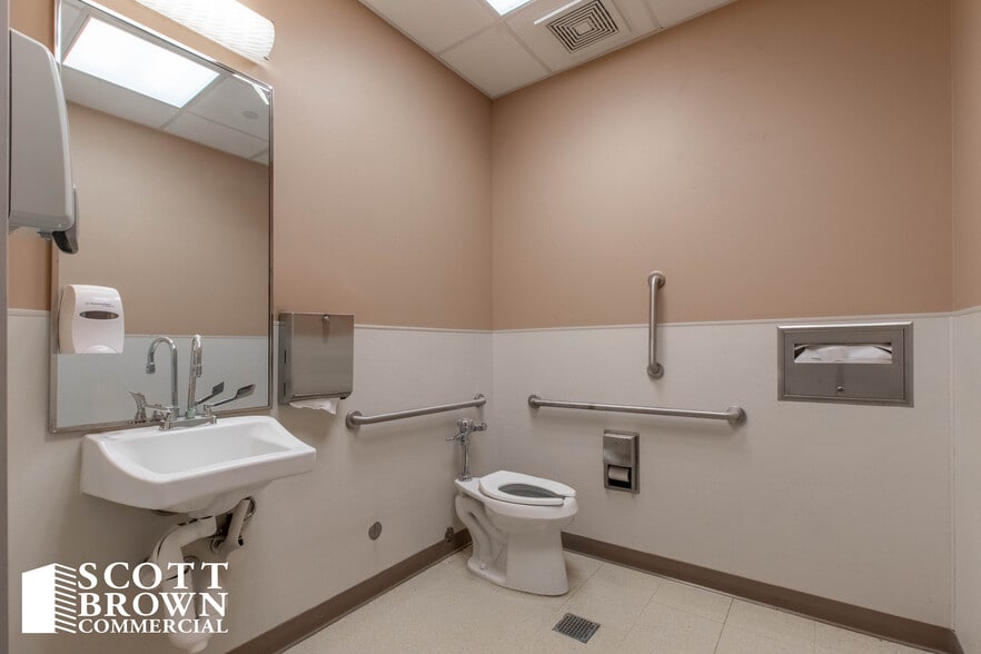 More Photos Of 2700 Village Pky, Highland Village Office For Lease