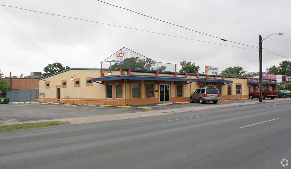 More Photos Of 2614 W Commerce St, San Antonio Storefront Retail Office For Lease