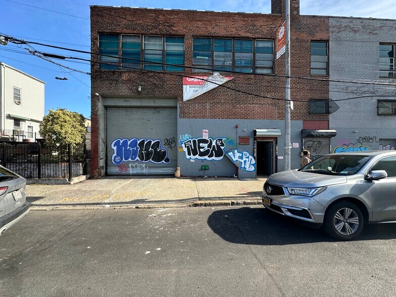 More Photos Of 4010 Park Ave, Bronx Manufacturing For Lease