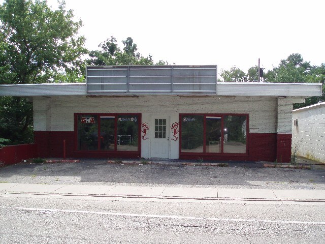 More Photos Of 205 S Main St, Bethel Freestanding For Sale