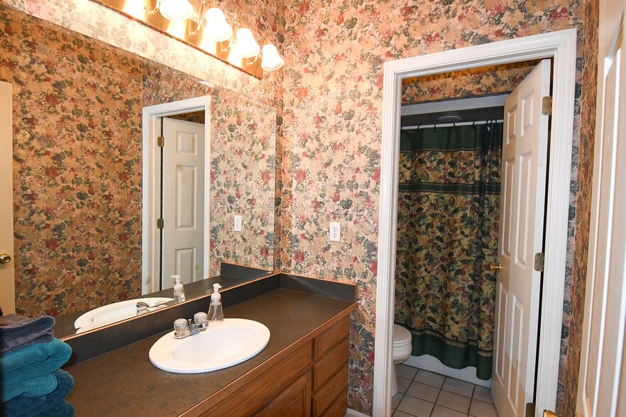 More Photos Of 7687 OK-10, Tahlequah Hospitality For Sale