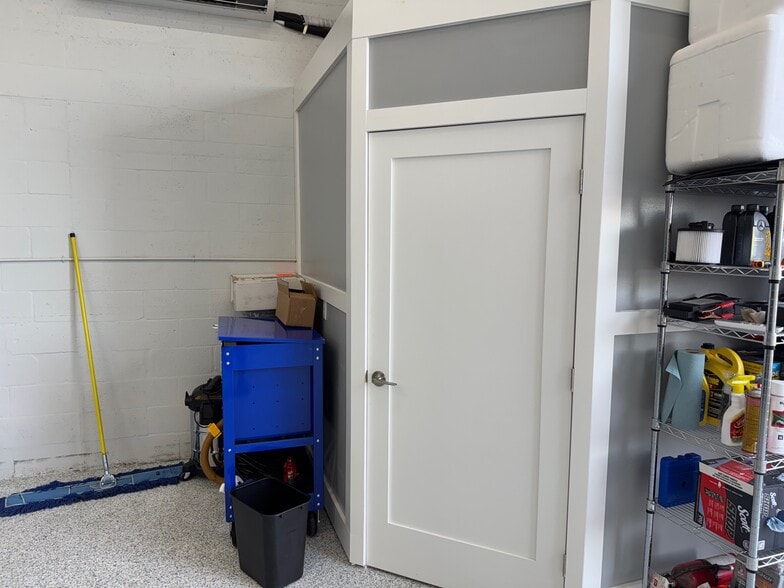 More Photos Of 1105 SE 12th Ave, Cape Coral Warehouse For Sale