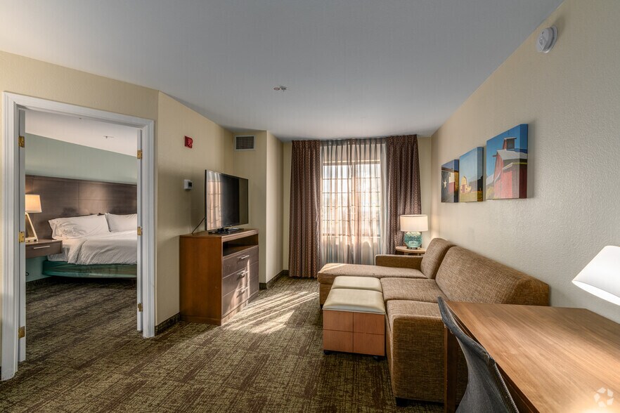 More Photos Of 520 I-35, Round Rock Hotel For Sale