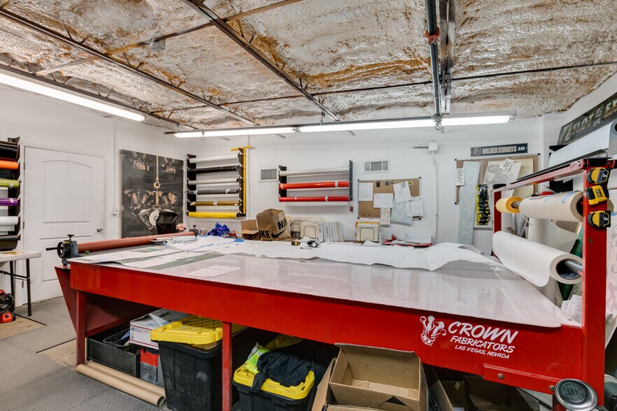 More Photos Of 3850 Pioneer Ave, Las Vegas Showroom For Sale