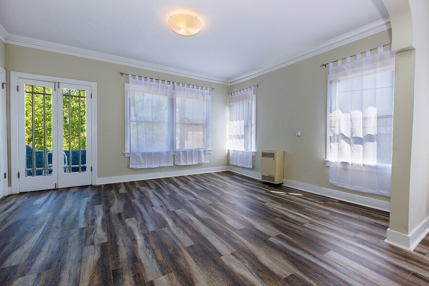 More Photos Of 1716-1718 W 45th St, Los Angeles Multifamily For Sale