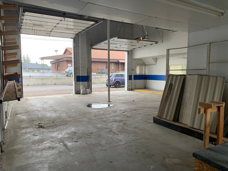 More Photos Of 21 Dons Way, Blackfoot Industrial For Lease