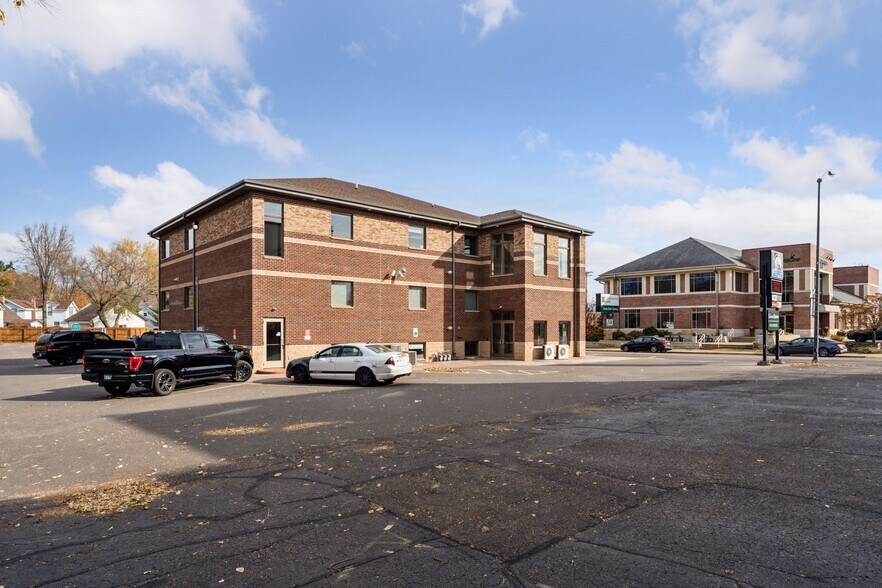 More Photos Of 307 N Cascade St, Osceola Medical For Lease