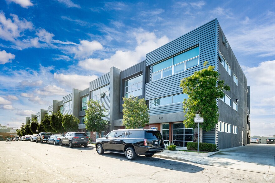 More Photos Of 215-237 California St, El Segundo Loft Creative Space For Lease