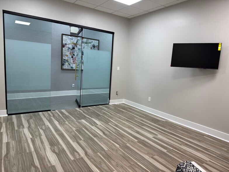 More Photos Of 1004 Fifth Ave, Coraopolis Storefront For Lease