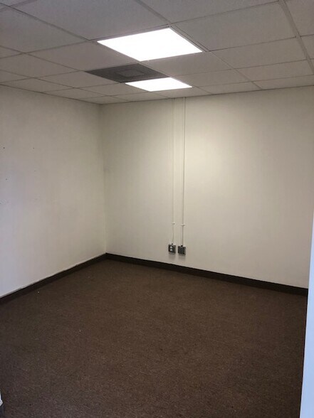 More Photos Of 2755 Vista Pky, West Palm Beach Coworking Space