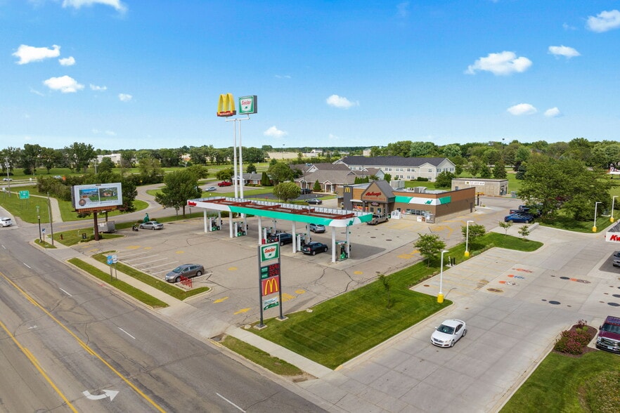 More Photos Of 1400 14th St NW, Austin Service Station For Sale