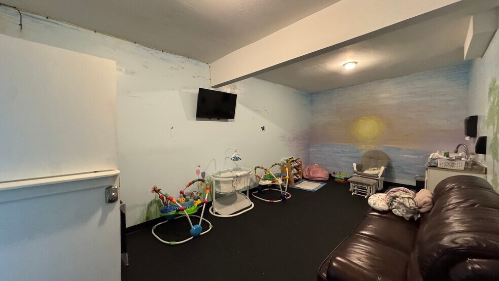 More Photos Of 5445 E 29th St, Kansas City Religious Facility For Sale