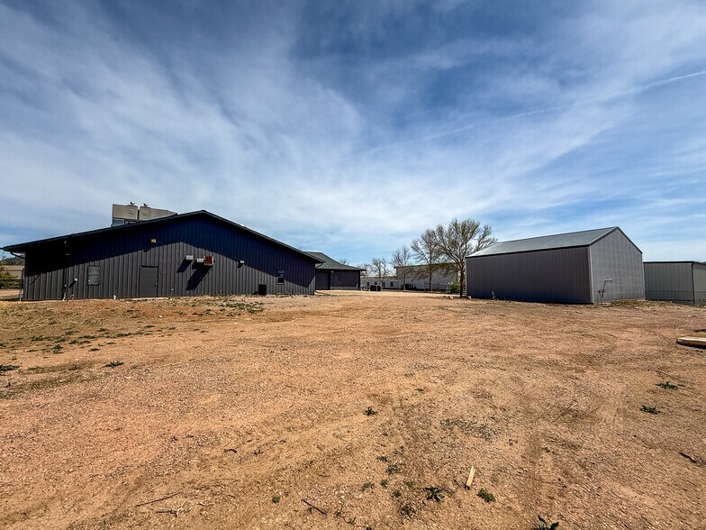 More Photos Of 2821 Plant St, Rapid City Flex For Lease