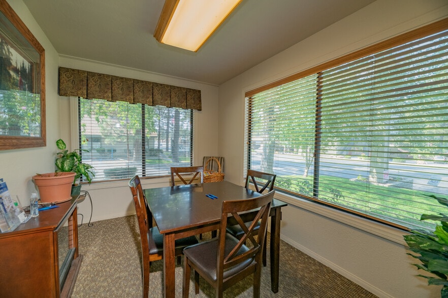 More Photos Of 41659 Big Bear Blvd, Big Bear Lake Office Residential For Lease