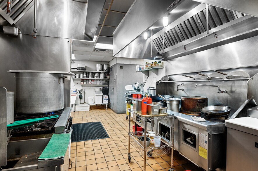 More Photos Of 7429 E River Rd, Fridley Restaurant For Sale