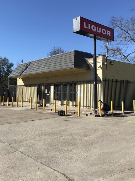 More Photos Of 7635 Ley Rd, Houston Freestanding For Sale