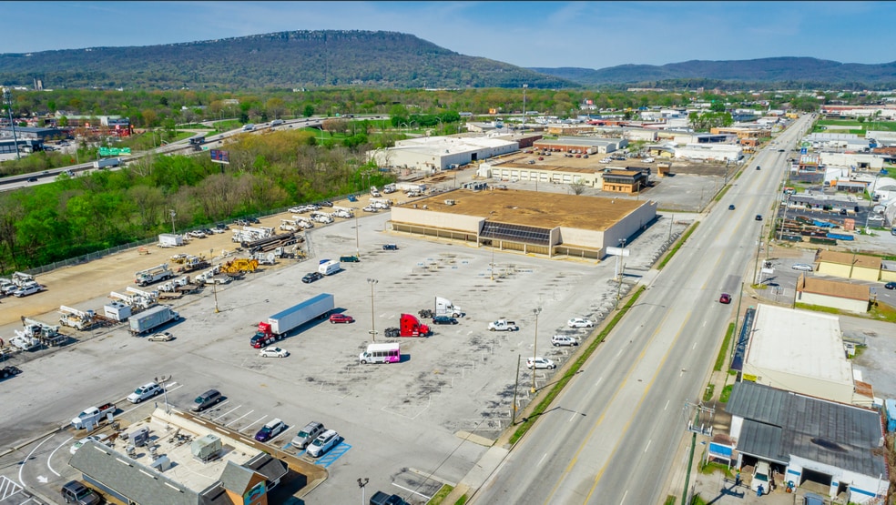 More Photos Of 1600 E 23rd St, Chattanooga Supermarket For Lease