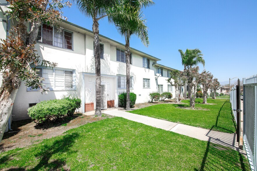 More Photos Of 4119 Santo Tomas Dr, Los Angeles Apartments For Sale