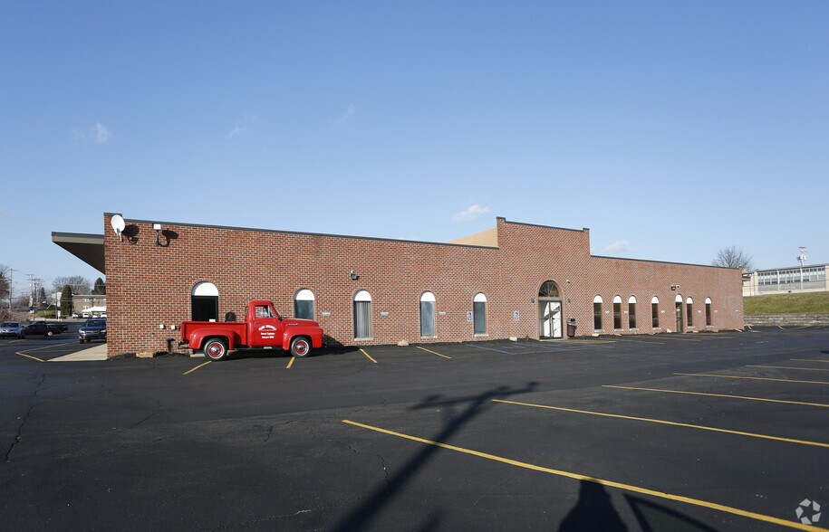 More Photos Of 2300 Freeport Rd, New Kensington Office Residential For Lease