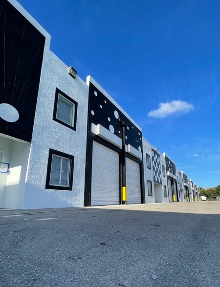 More Photos Of 13434-13456 NW 38th Ct, Opa Locka Warehouse For Lease