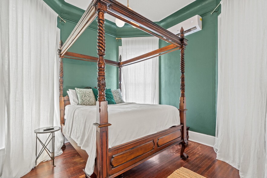 More Photos Of 1103 33rd St, Galveston Hotel For Sale