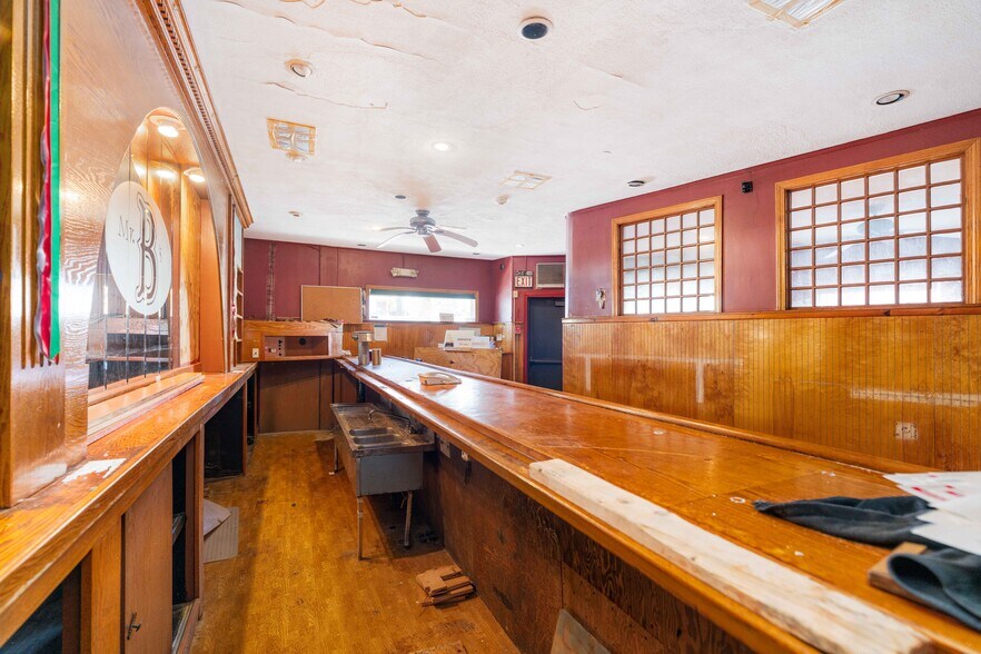 More Photos Of 142 Cross St, Somerville Restaurant For Sale