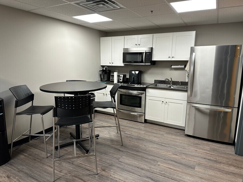 More Photos Of 171 Ruth Rd, Harleysville Light Distribution For Lease