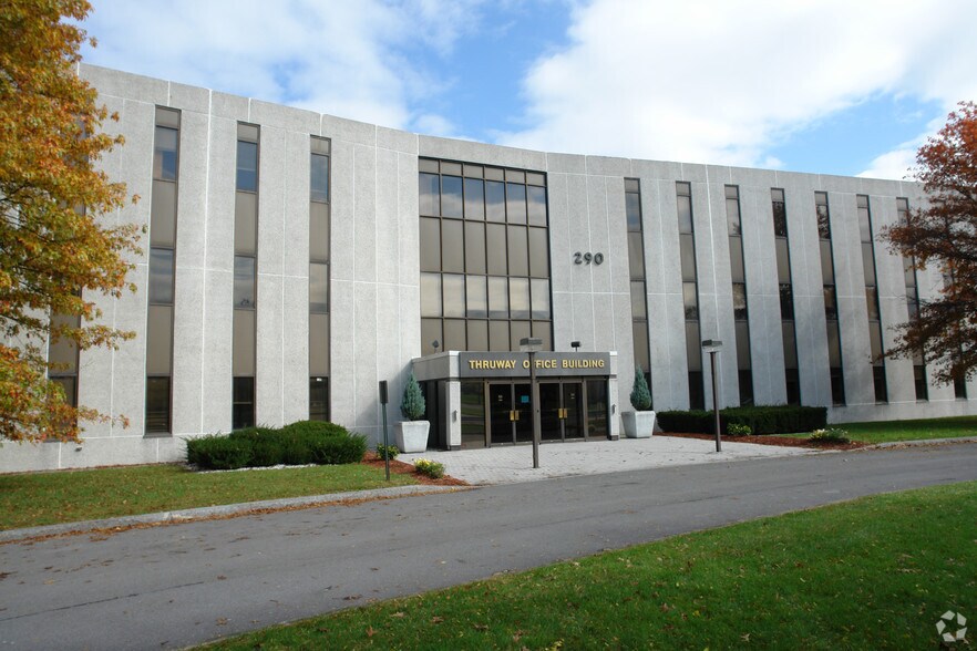 More Photos Of 290 Elwood Davis Rd, Liverpool Office For Lease