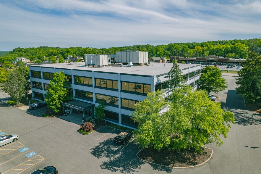 More Photos Of 6701 Rockside Rd, Independence Medical For Lease