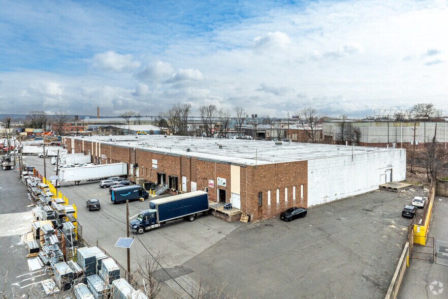 More Photos Of 467-475 Mundet Pl, Hillside Warehouse For Lease