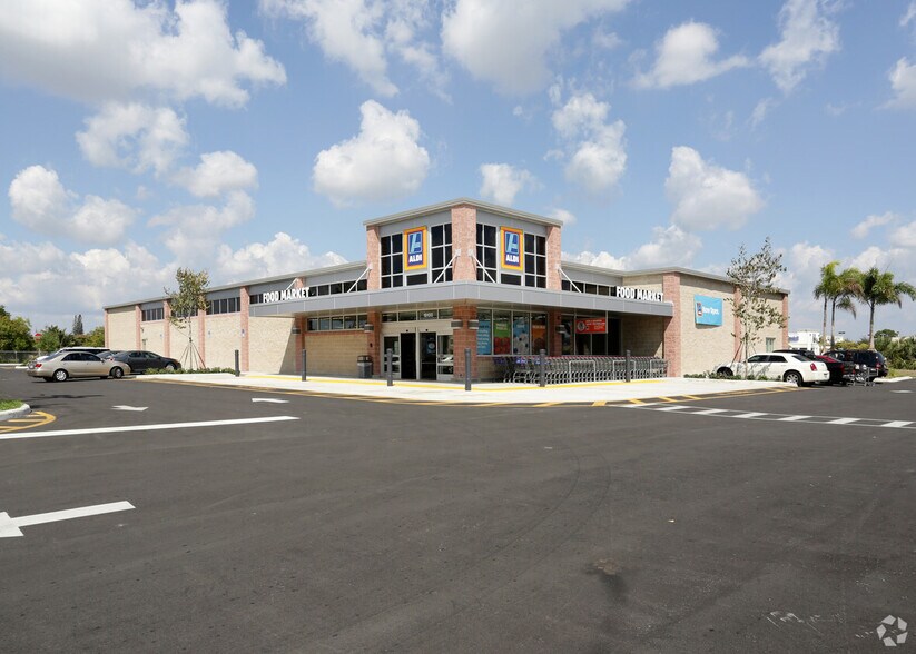 More Photos Of 19650-19674 NW 27th Ave, Miami Gardens Storefront For Lease