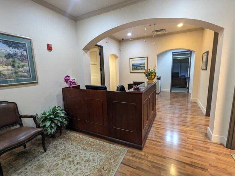 More Photos Of 8500 Bluffstone Cv, Austin Office For Sale