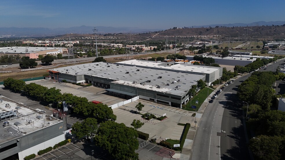 Primary Photo Of 26455 Ruether Ave, Valencia Showroom For Lease